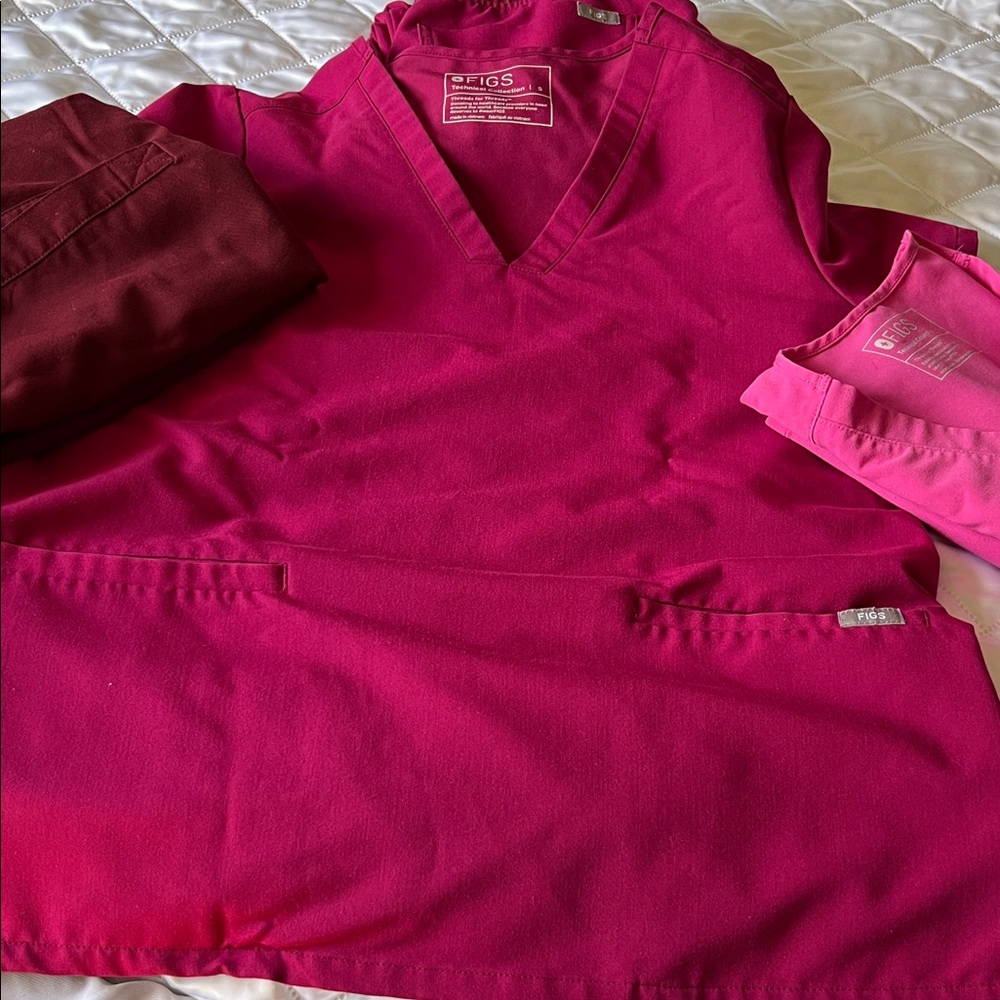 Figs V-Neck Scrub Top in Bright Fuchsia